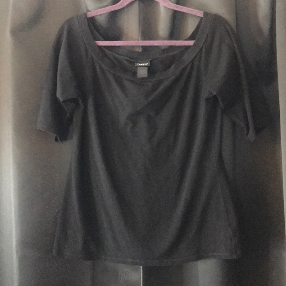 Torrid black off should top